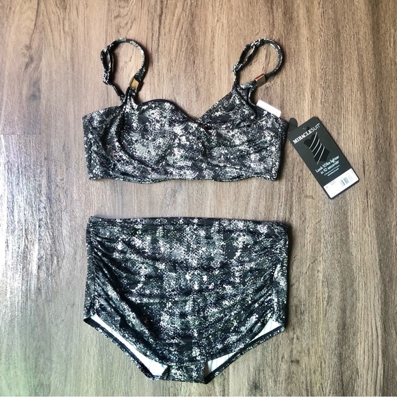 Miraclesuit 2 Piece Bikini Swimsuit Size 36DD Black Snakeskin Underwire Surplice - Picture 2 of 9